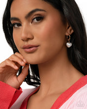 Load image into Gallery viewer, Carriage Chic - Gold