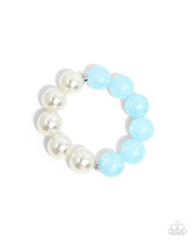 Load image into Gallery viewer, Complete Look - Blue and icy pearls necklace and bracelet