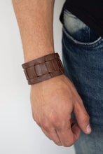 Load image into Gallery viewer, Plainly Plaited - Brown