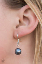 Load image into Gallery viewer, Lady In Waiting - Silver - The V Resale Boutique