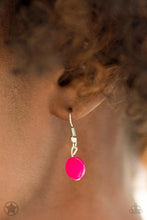 Load image into Gallery viewer, Kaleidoscopically Captivating - Blockbuster - The V Resale Boutique