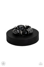 Load image into Gallery viewer, Glaze of Glory - Black - The V Resale Boutique