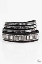 Load image into Gallery viewer, Just In SHOWTIME - Black - The V Resale Boutique