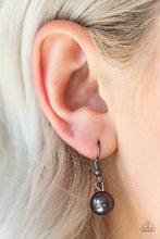 Load image into Gallery viewer, Party Pearls - Black - The V Resale Boutique