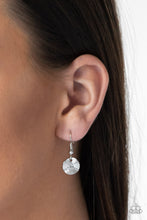 Load image into Gallery viewer, Simple Sheen - Silver - The V Resale Boutique