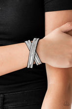Load image into Gallery viewer, Rocker Rivalry - Black - The V Resale Boutique