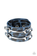 Load image into Gallery viewer, Safari Scene - Blue - The V Resale Boutique