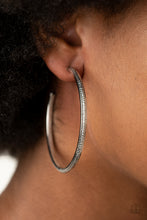 Load image into Gallery viewer, Sultry Shimmer - Silver - The V Resale Boutique