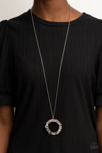 Load image into Gallery viewer, Wreathed in Wealth - Pink - The V Resale Boutique