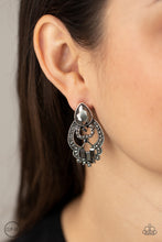 Load image into Gallery viewer, Glamour Gauntlet - Silver - The V Resale Boutique