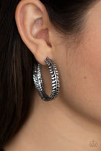 Load image into Gallery viewer, Laurel Gardens - Silver - The V Resale Boutique