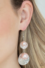 Load image into Gallery viewer, Pearl Dive - Pink - The V Resale Boutique
