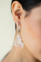 Load image into Gallery viewer, Jaw-Droppingly Jelly - Silver - The V Resale Boutique