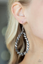Load image into Gallery viewer, Striking RESPLENDENCE - Silver - The V Resale Boutique