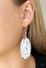 Load image into Gallery viewer, Stone Sculptures - White - The V Resale Boutique
