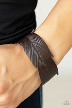 Load image into Gallery viewer, Whimsically Winging It - Brown - The V Resale Boutique