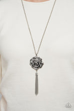 Load image into Gallery viewer, Rosy Redux - Silver - The V Resale Boutique