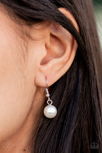 Load image into Gallery viewer, Renown Refinement - White - The V Resale Boutique