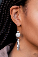 Load image into Gallery viewer, Standalone Sparkle - White - The V Resale Boutique
