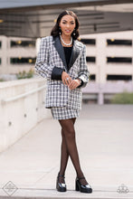 Load image into Gallery viewer, Fiercely 5th Avenue - Complete Trend Blend - April 2022 - The V Resale Boutique