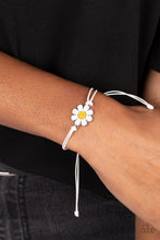 Load image into Gallery viewer, DAISY Little Thing - White