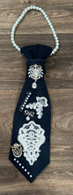 Load image into Gallery viewer, Midnight Blue Elegance Pearl Necktie Necklac
