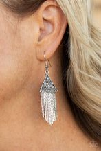 Load image into Gallery viewer, Pyramid SHEEN - Silver - The V Resale Boutique
