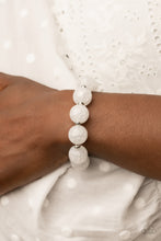 Load image into Gallery viewer, Arctic Affluence - White - The V Resale Boutique
