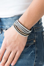 Load image into Gallery viewer, Fashion Fiend - Black - The V Resale Boutique
